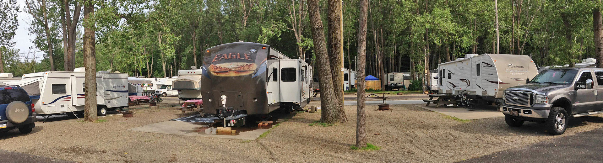 RV campsites at Sara’s Campground